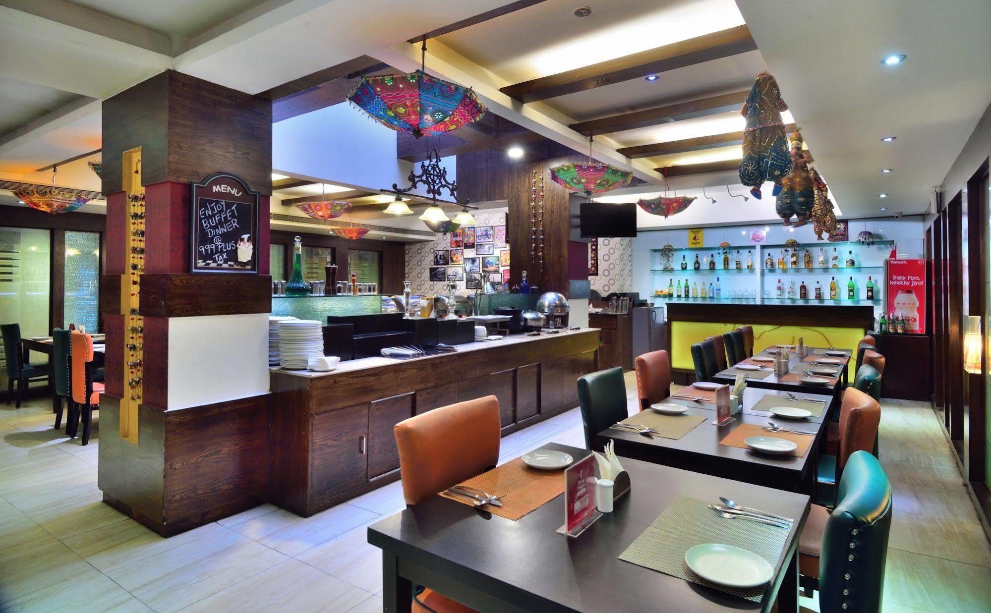 古尔冈 Crossroads酒店 外观 照片